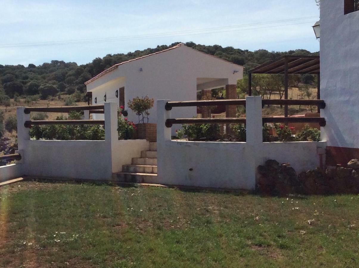 Santa Marta Complejo Rural Con Pista De Padel Guest House Archidona Exterior photo